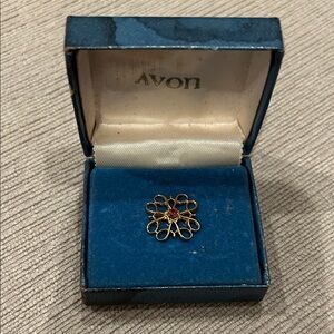 NWOT Rare Avon Gold plated Brooch with Red ruby
